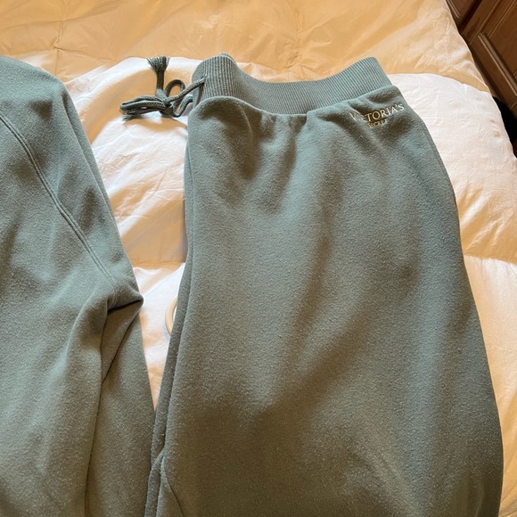 Victoria’s Secret sweatshirt and matching sweatpants. - Picture 1 of 2
